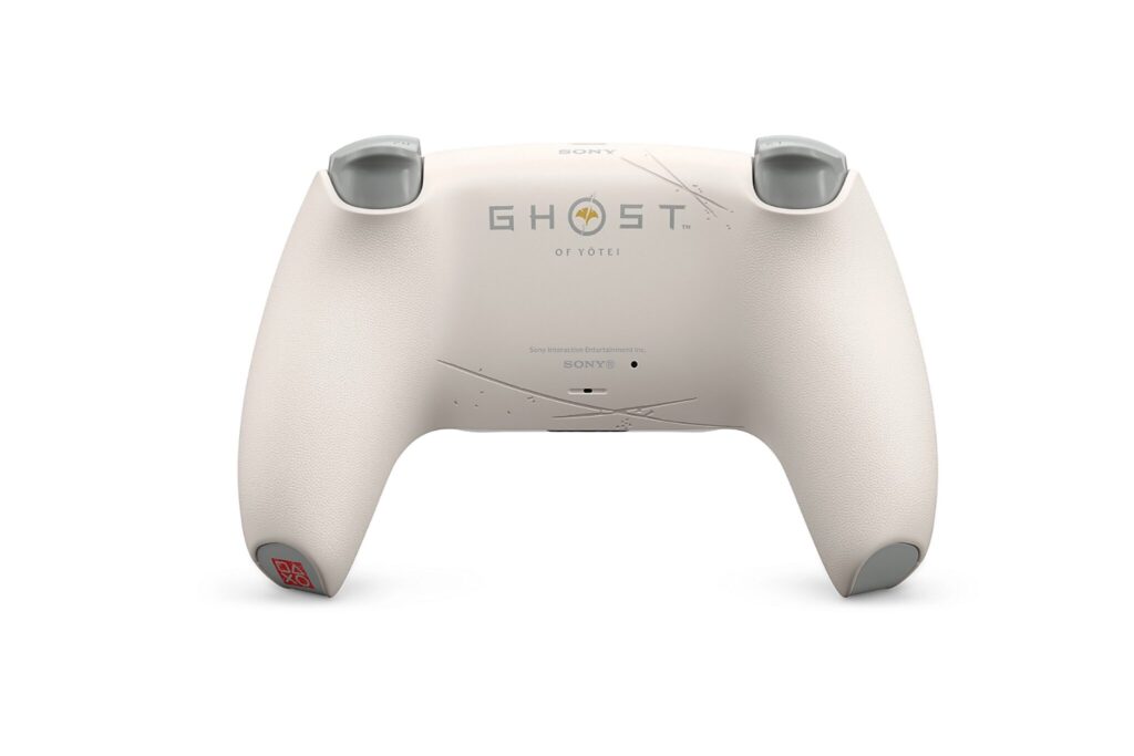 DualSenseワイヤレスコントローラー “Ghost of Yōtei” ゴールド リミテッドエディション背面